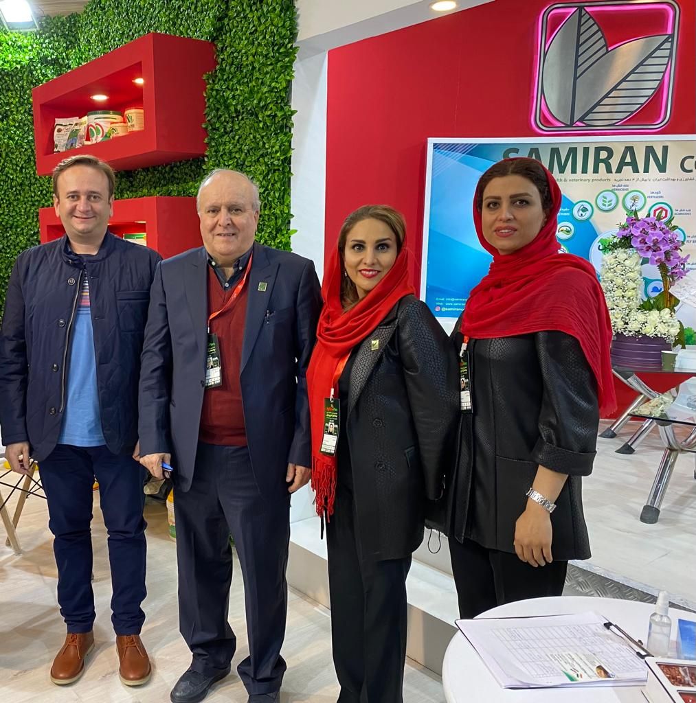 حضور آقای مهندس خزانه ای در کنار مدیریت شرکت سمیران و کادر فروش و مالی 